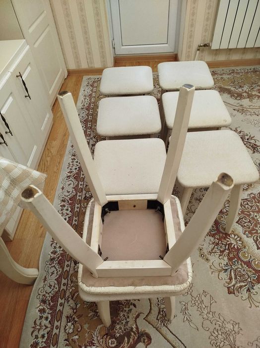 Продам табуретки, массив березы, 8 штук.