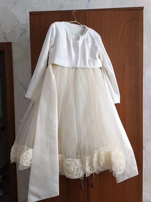 Продам платье на девочку.