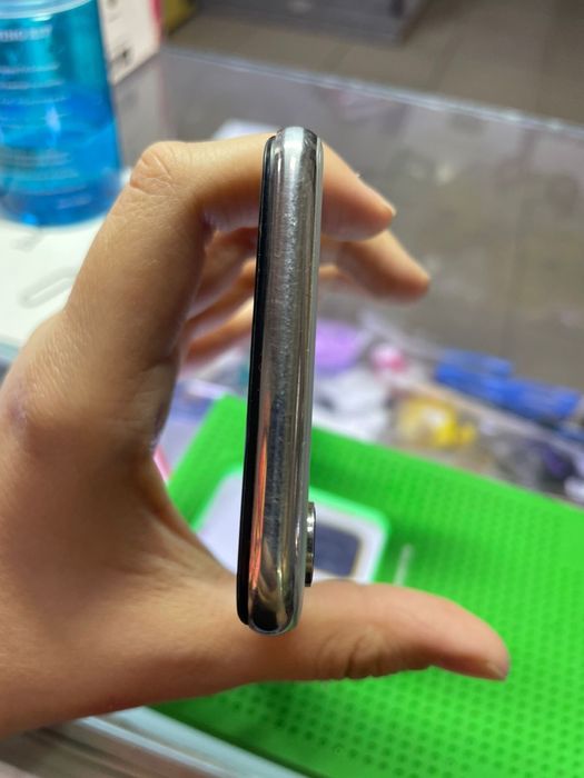 iPhone X 64GB в отличном состоянии