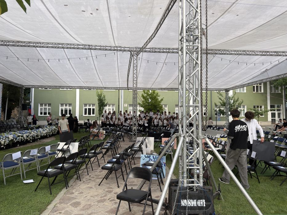 Arenda Led ekran, alyumin konstruksiya, podium, svetomuzika