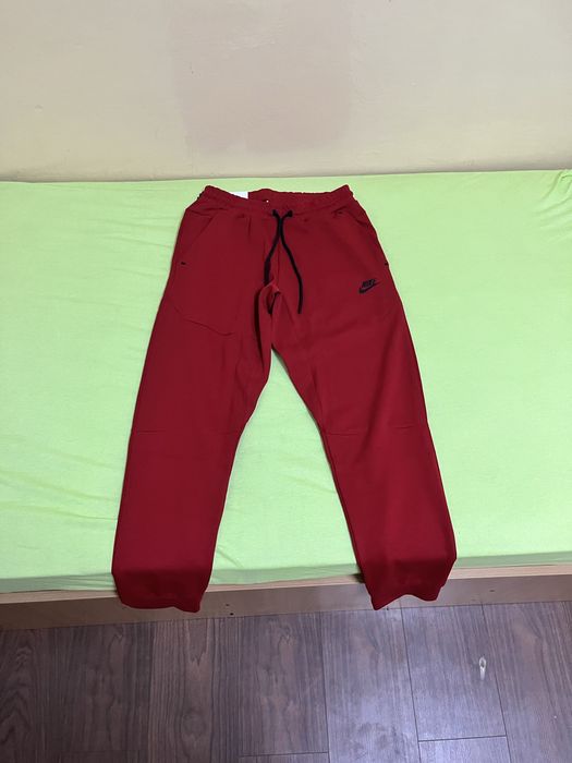 Nike tech rosu nou cu ethicheta