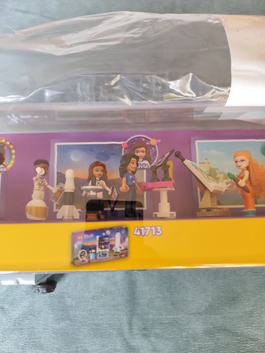 Продавам лего ...