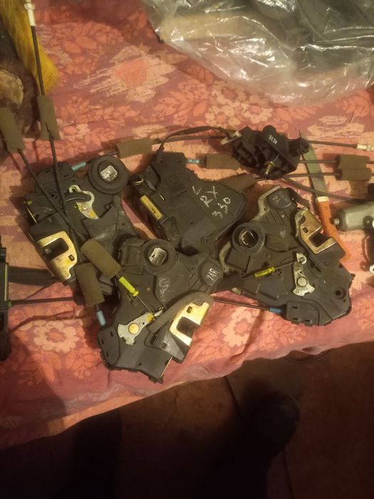 Оригинальные запчасти на lexus RX330 б/у