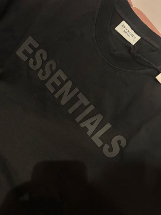 Тениски  Essentials