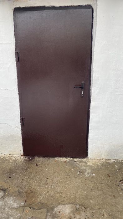 Продается б/у дверь 1,90*0,90м. Цена 25тыч. Город Кульсары.