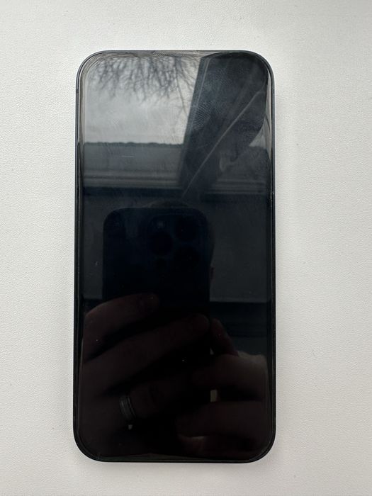 Продам Iphone 13