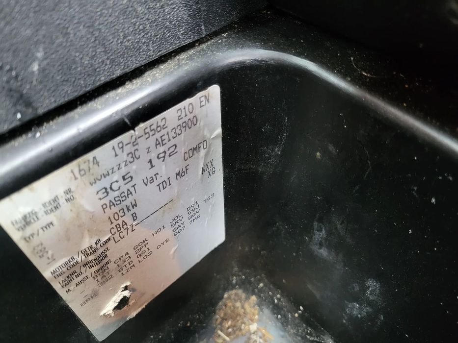 USA DREAPTA FATA / USA DREAPTA SPATE/BARA SPATE Volkswagen Passat B6 BREAK