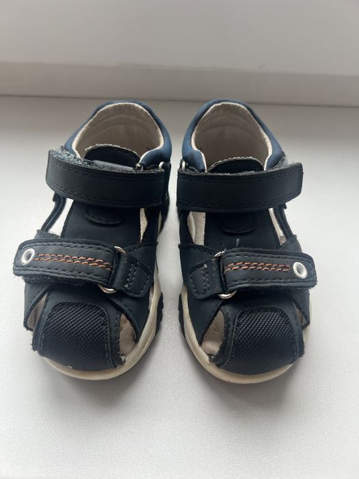 Детские сандалии в садик