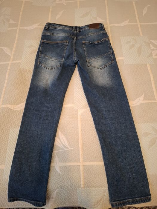 Юношески запазени дънки!