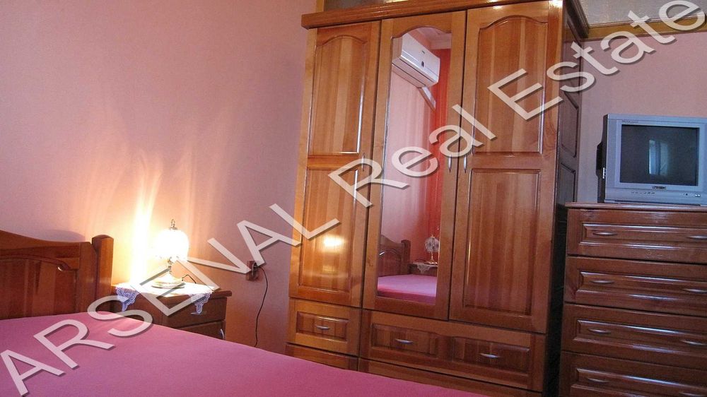 Дава се под наем Двустаен апартамент в София, Център - 65 кв.м за 500 € - Снимка #2