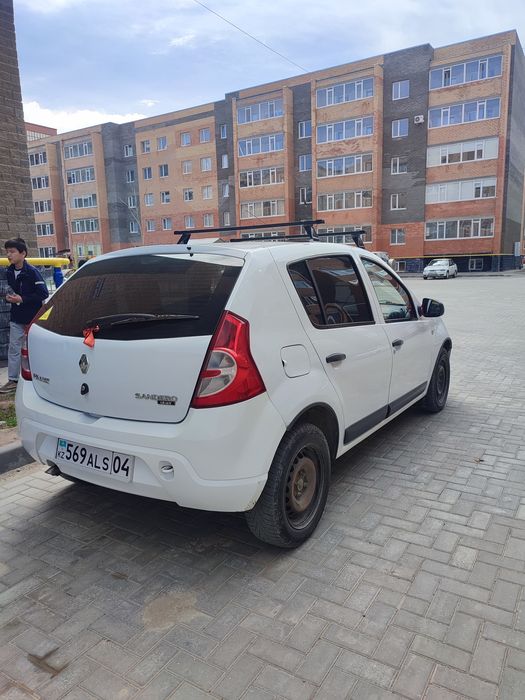 Продам Рено сандеро. 2013г. Газ бензин.