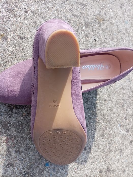 Vând pantofi de ocazie