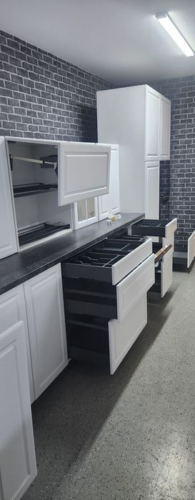 Mobila de bucatarie cu toate accesorile noua