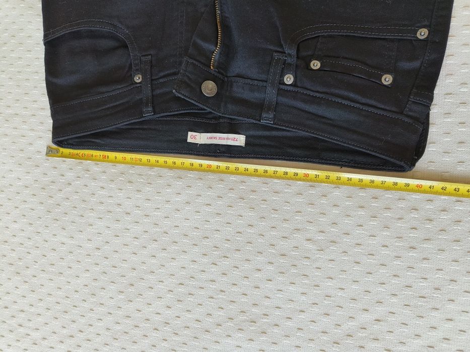 Blugi damă Levi’s 721 High Rise Skinny - Negri, W30 L30 (Stare foarte bună)