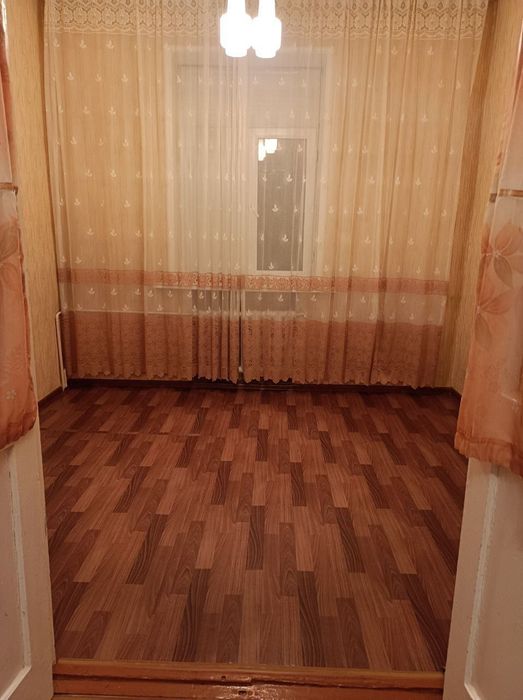 Новомосковская центр города срочно сдам 3 комнатную евроквартиру