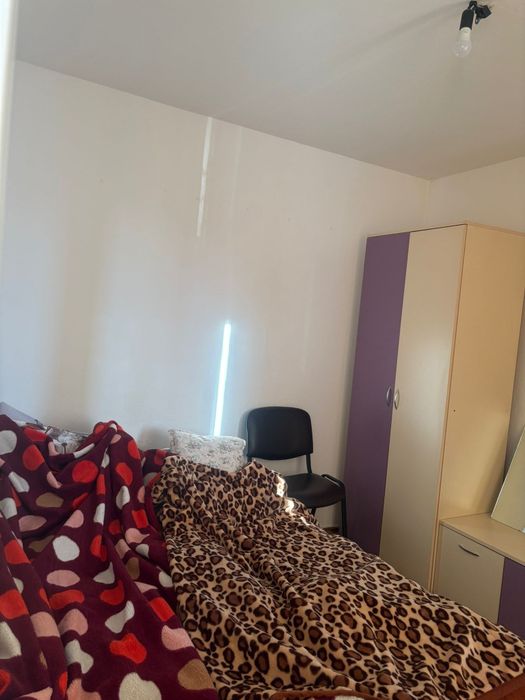 Închiriez apartament cu 2 camere zona piața Decebal