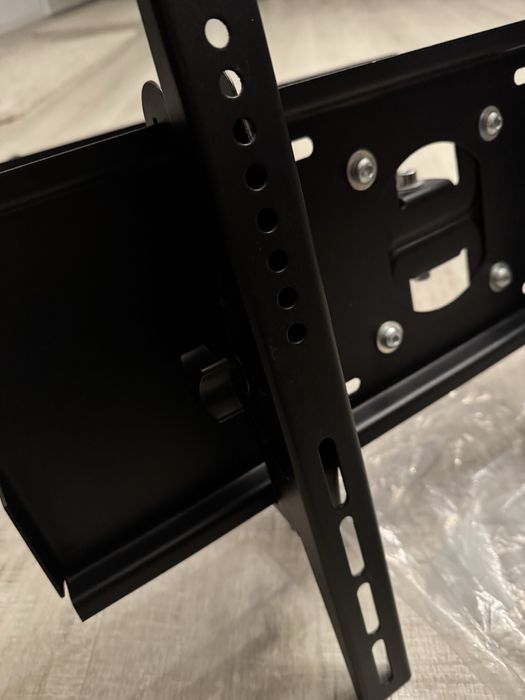 Suport  TV  cu brat reglabil