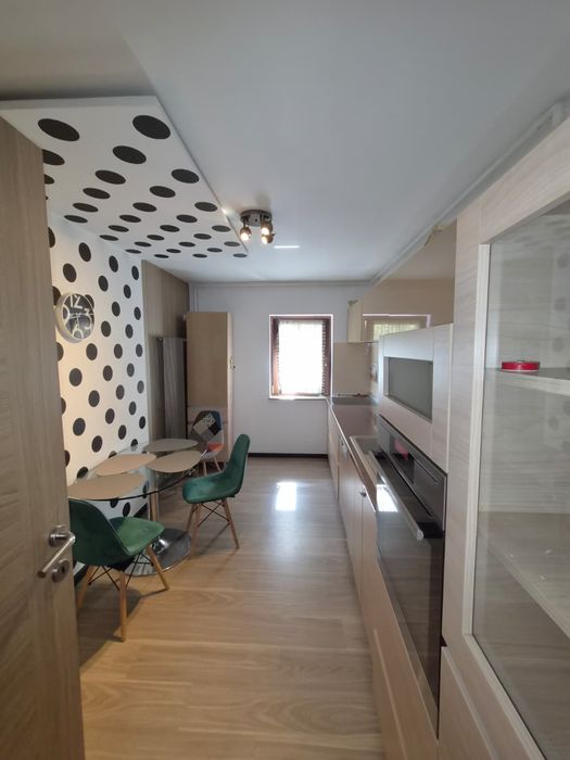 Inchiriez apartament