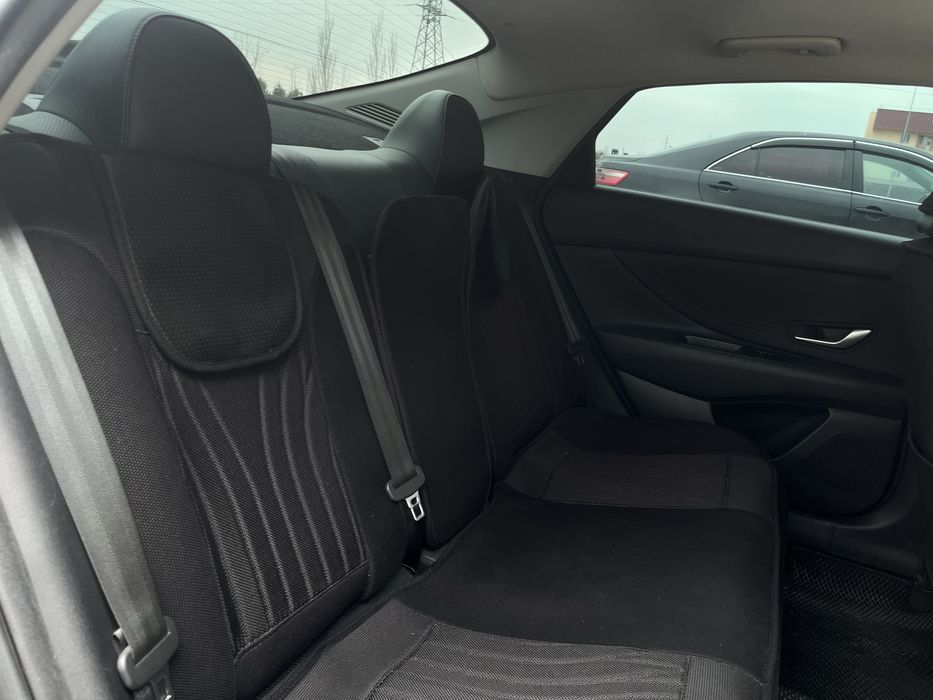 Hyundai Elantra 2023