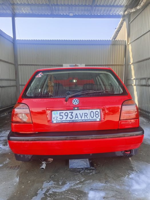 Автомабиль гольф тройка