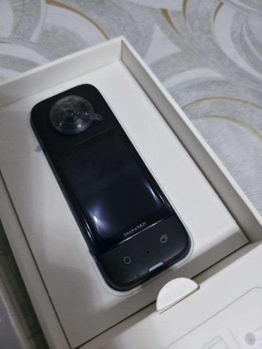 Экшен камера Insta 360 X3