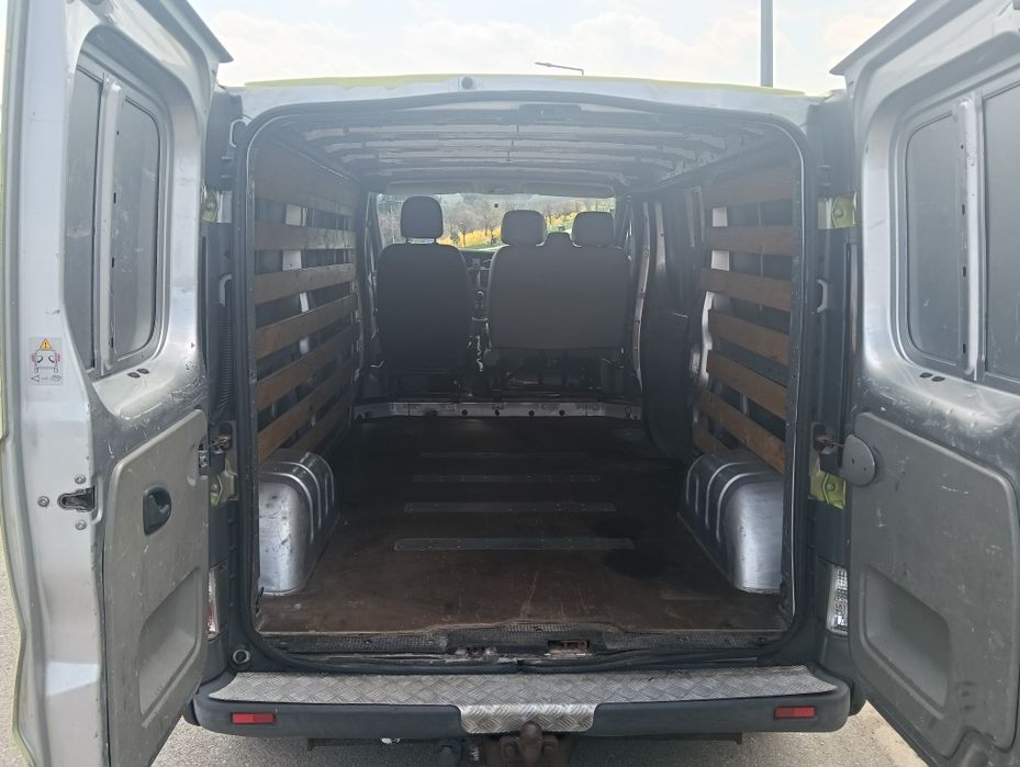 Opel Vivaro  motor 1.9 Modelul Lung