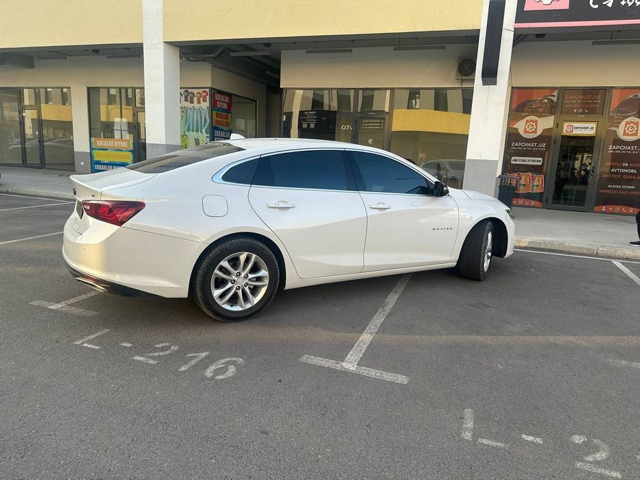 Chevrolet Malibu 2 Bez lyuk sotiladi