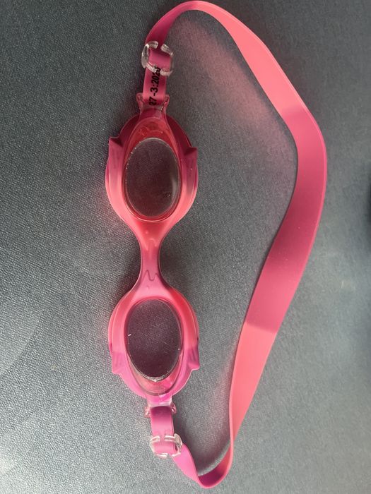 Продам очки для плавания.