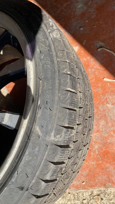 Зимняя   шина 235/40/19