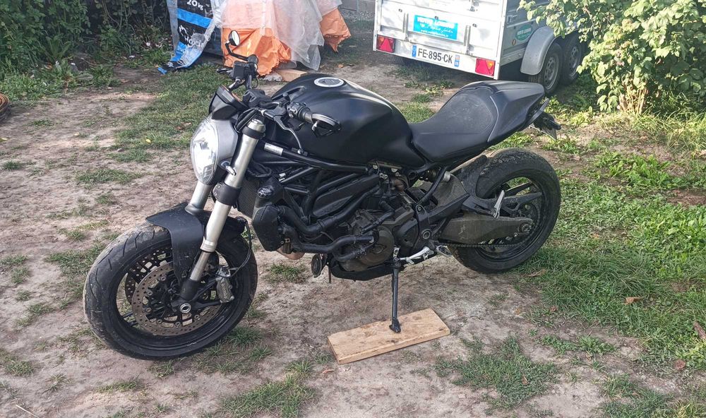 Ducati monster 821 Dark A2