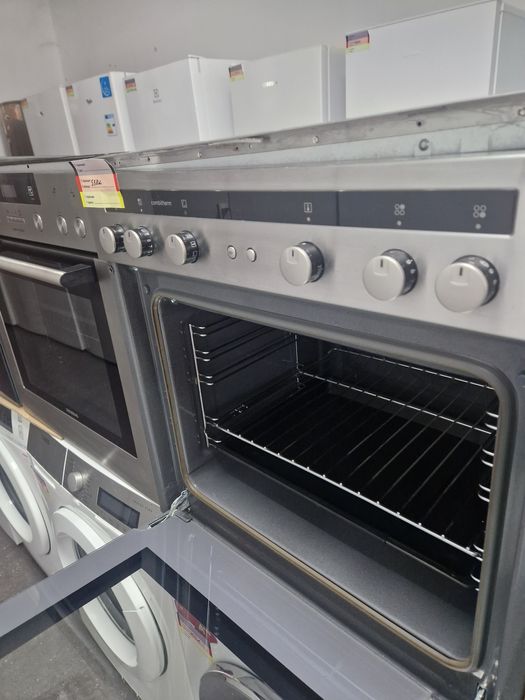 Фурна с котлони Constucta Bosch