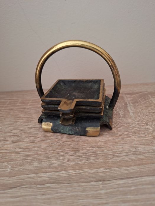 Пепелник и Гилотина за пури