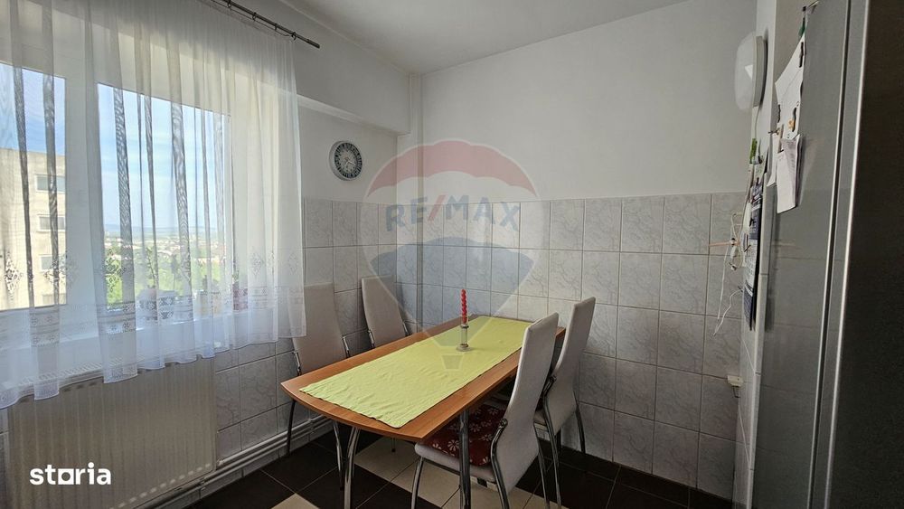 Apartament cu 3 camere decomandat de vânzare Burdujeni, Suceava