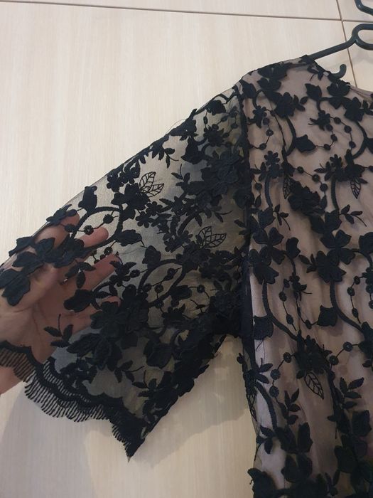 Дамска черна рокля с дантела