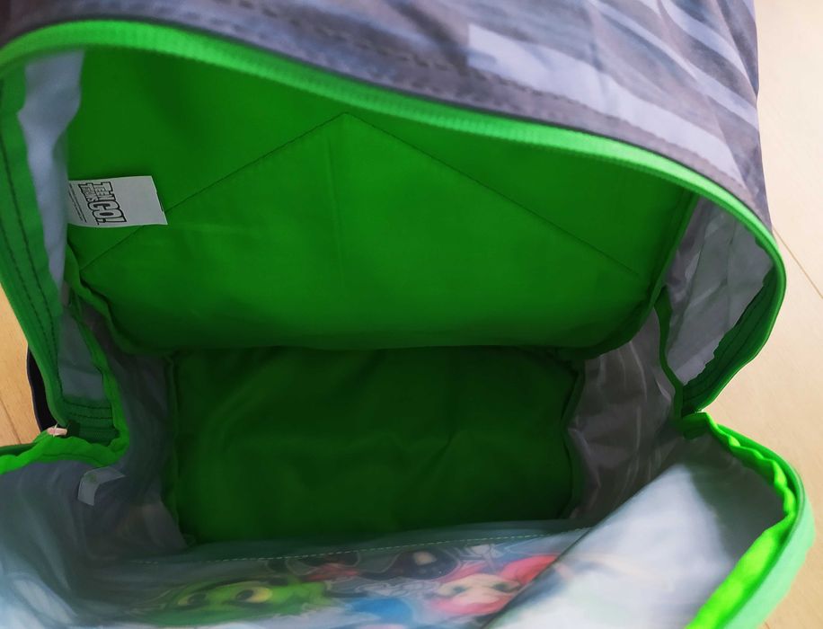 Ghiozdan Tinerii Titani