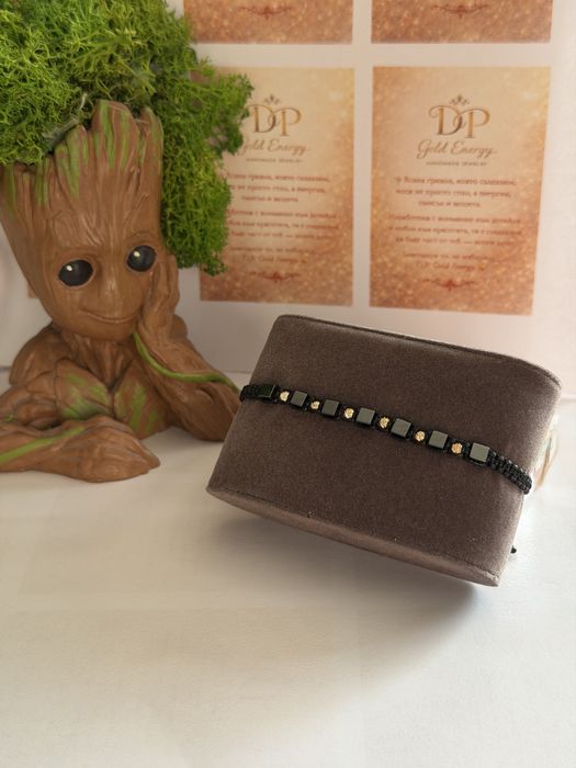 Гривни на конец - естествени камъни и 14К златни топчета