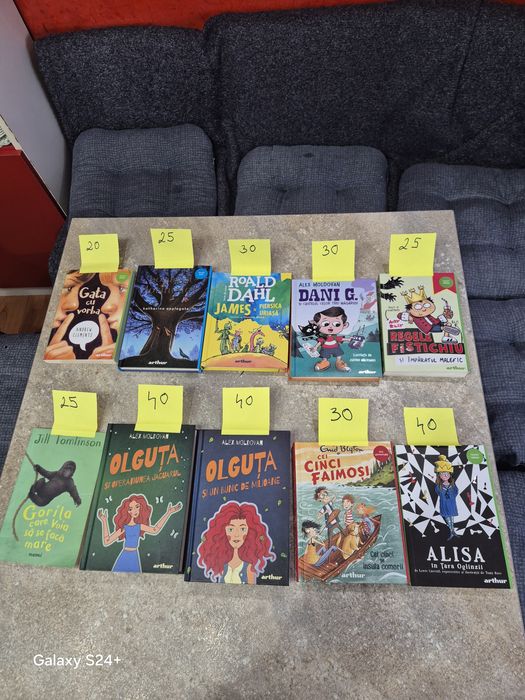 Vând cărți de povești