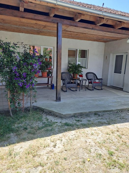 Vand casa cu gradina mare in comuna Bethausen