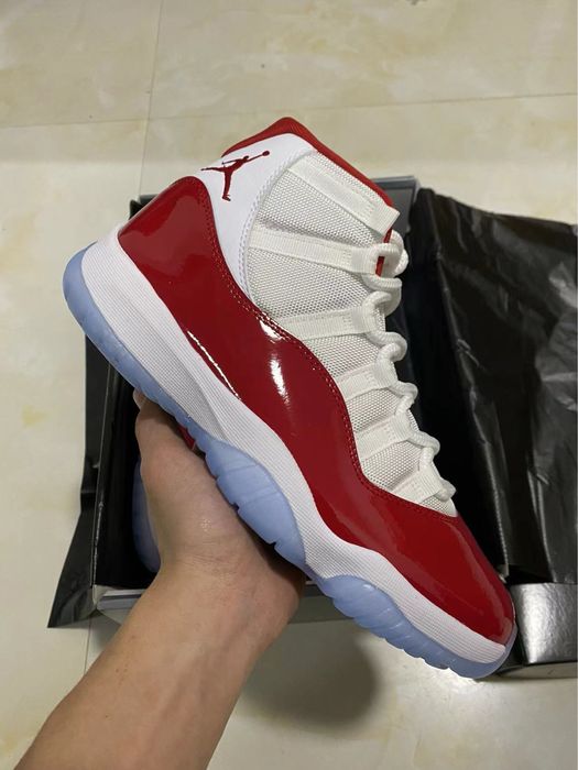Air Jordan 11 Retro Cherry (2022)