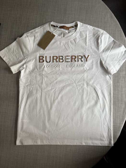 Burberry тениска за лятото