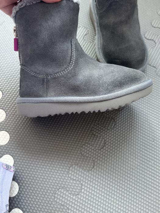 Ghete ugg marimea 24