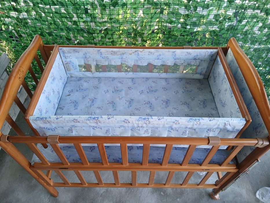 Продам детскую манежку