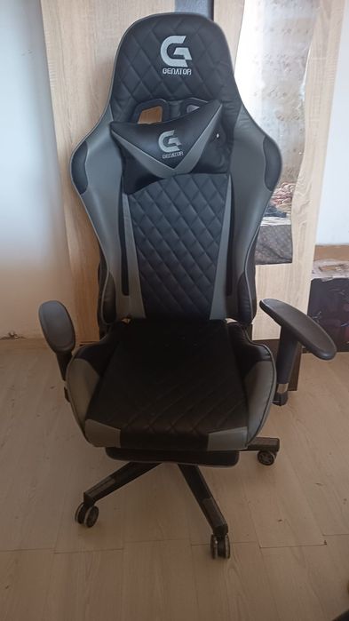 Scaun Gaming cu masaj in perna