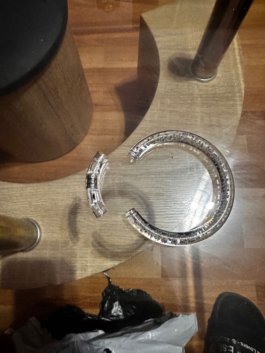 Пластмасови ,кръгли,светещи гривни за ръка