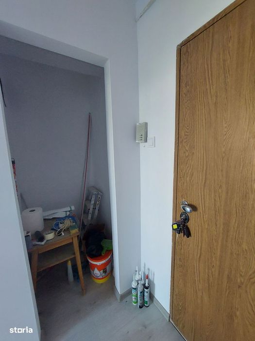 Piața Rogerius- 2 cam renovat, et.2 cu lift