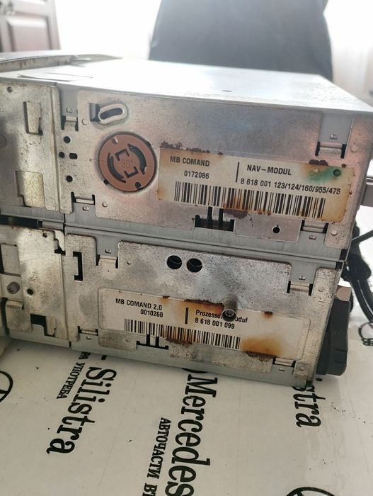 Навигация за Мерцедес-бенц SL (R320)