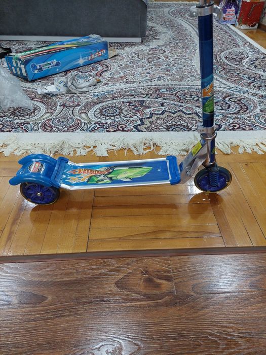 Продаётся  Самокат скутер в отличном состоянии.