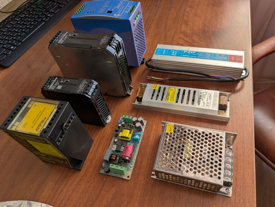 Surse de alimentare 12-24V