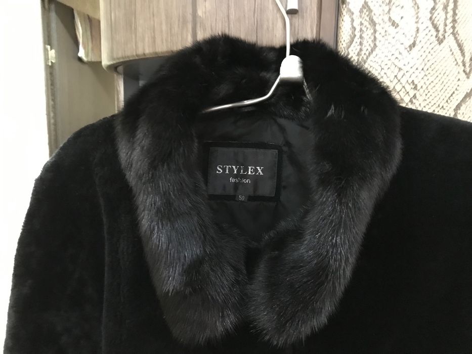 Мутоновая шуба с норкой