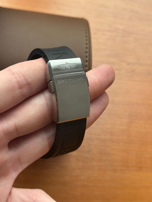 Breitling Avenger II Chronograph 45 A13317101B1X2